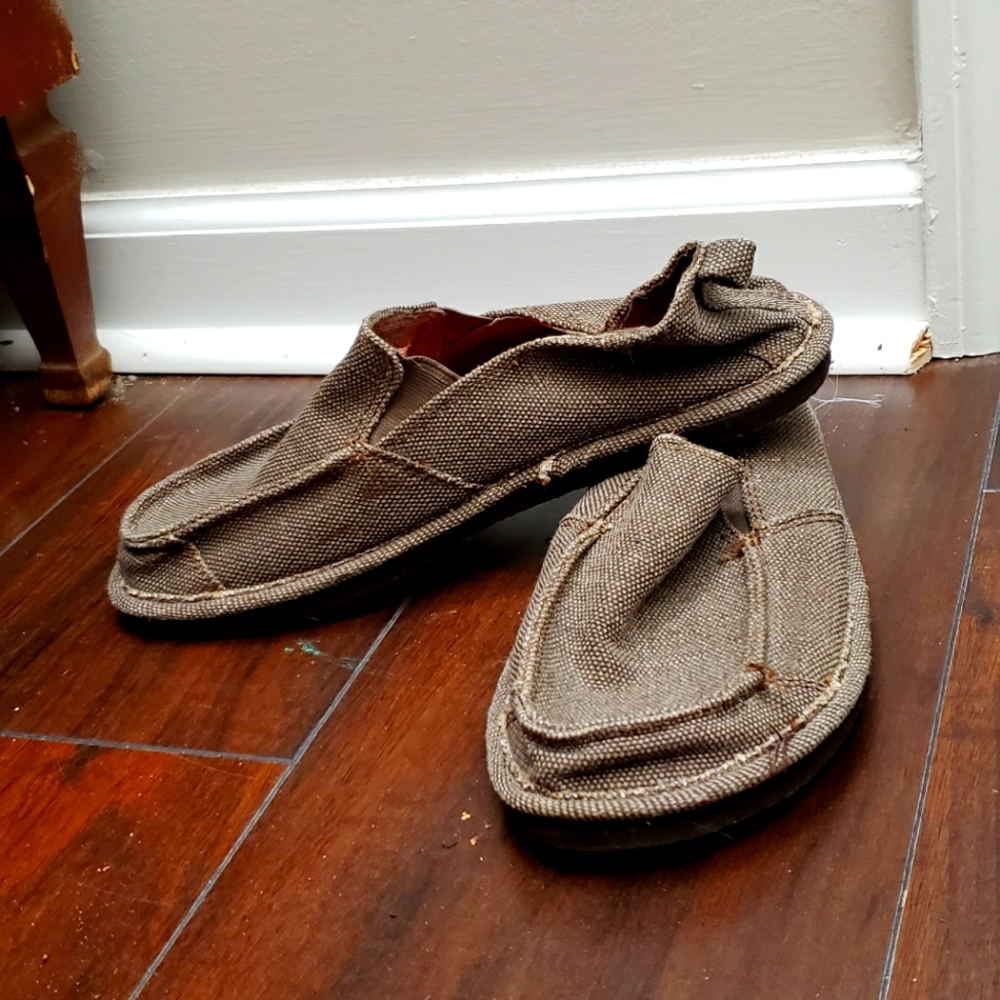 Men's size 8 canvas khaki slip-on flats